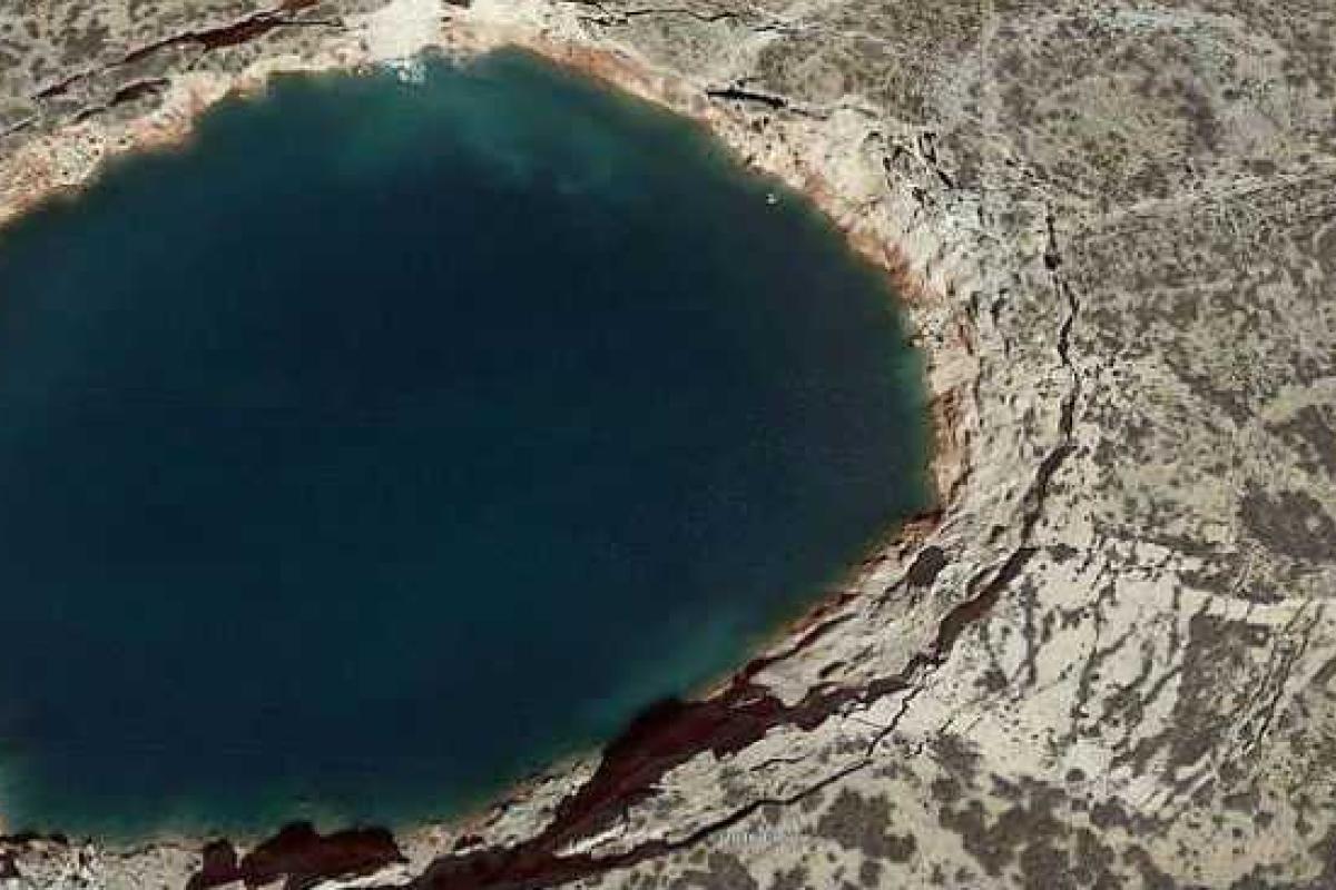 В штате Техас два городка могут стать жертвами растущих карстовых воронок В штате Техас два городка могут стать жертвами растущих карстовых воронок