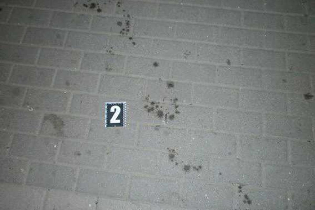 В центре Днепра ночью во время "разборки" убит мужчина, второй получил огнестрельные ранения