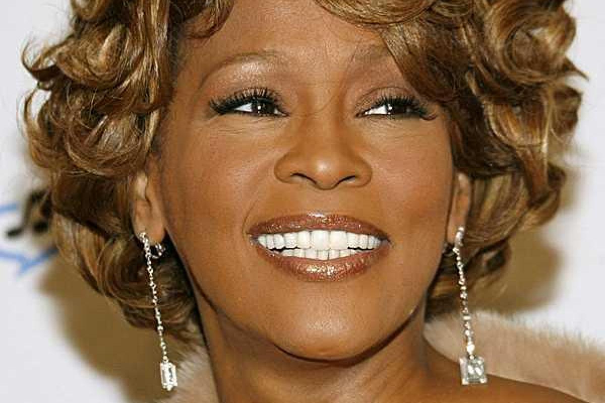 В Лос-Анджелесе с молотка уйдут личные вещи легендарной Уитни Хьюстон В Лос-Анджелесе с молотка уйдут личные вещи легендарной Уитни Хьюстон