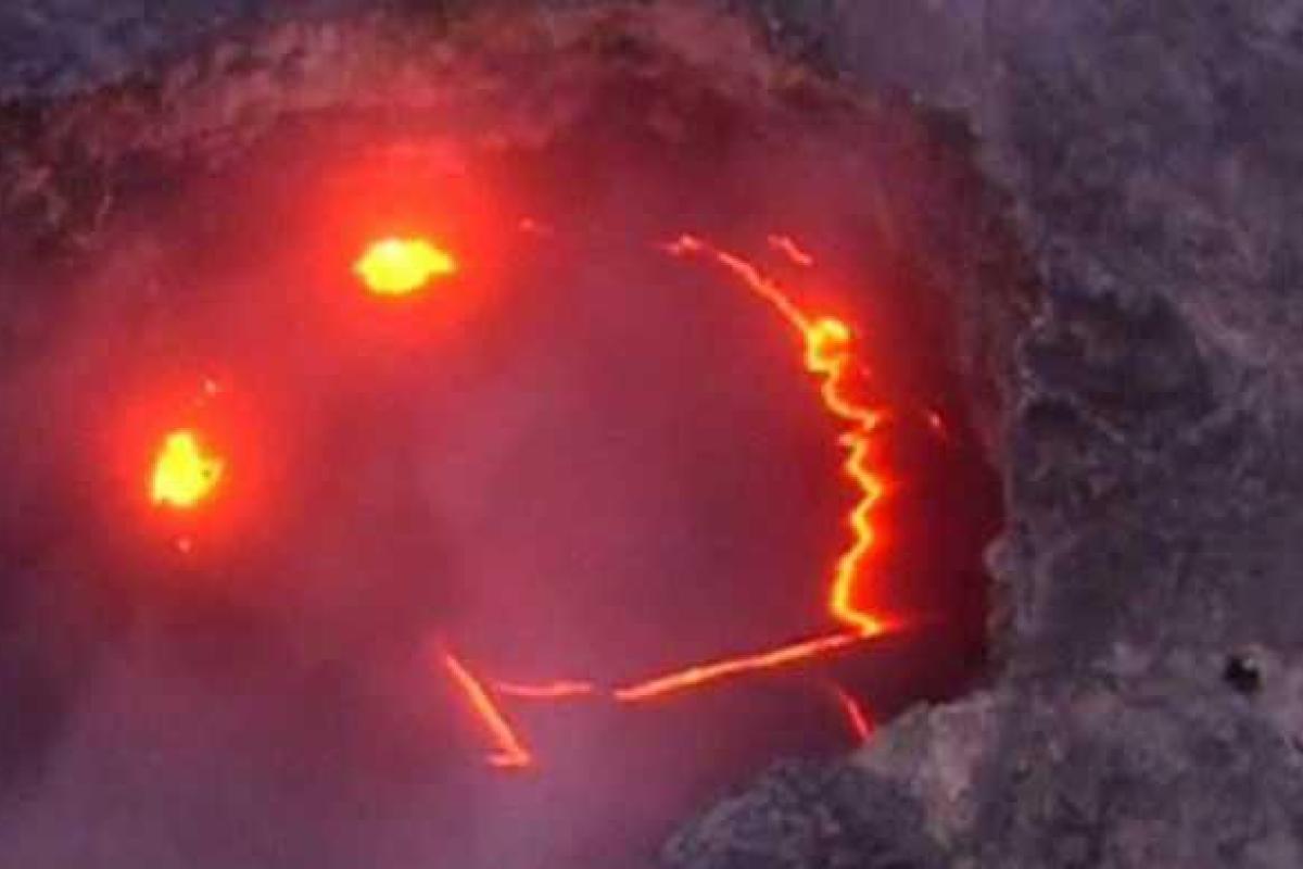 Видео "улыбающегося" вулкана стало хитом Сети Видео "улыбающегося" вулкана стало хитом Сети