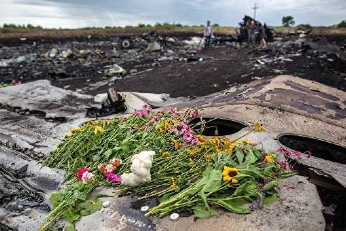 Сегодня вторая годовщина крушения "Боинг-777" в небе над Донбассом Сегодня вторая годовщина крушения "Боинг-777" в небе над Донбассом