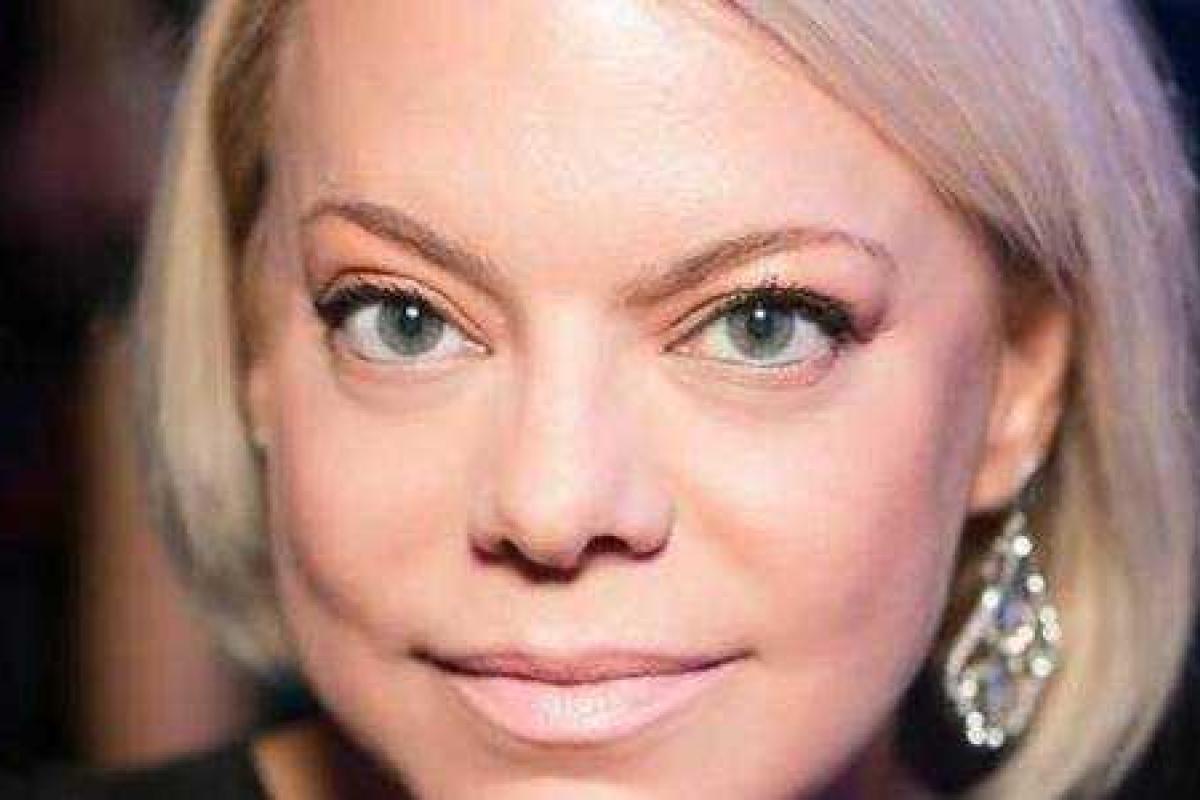 Яна Поплавская появилась на закрытии кинофестиваля в Москве с молодым мужем