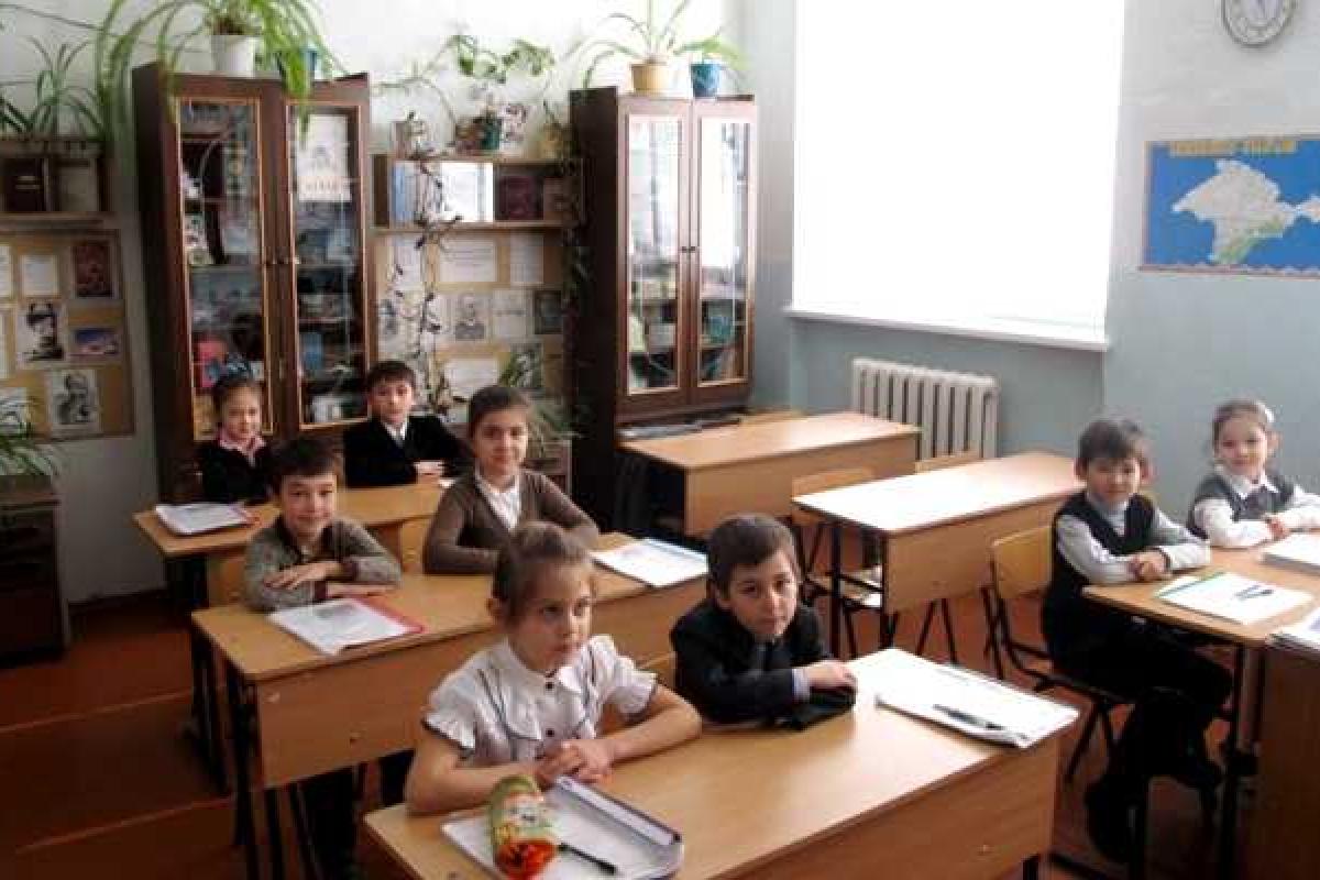 В Крыму под угрозой закрытия оказались около 150 школ