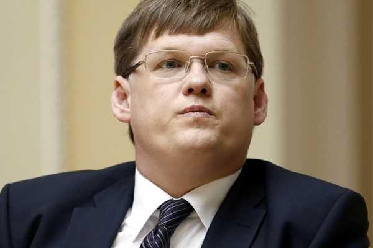 Волонтер в соцсети жестко поздравила Павла Розенко с днем рождения