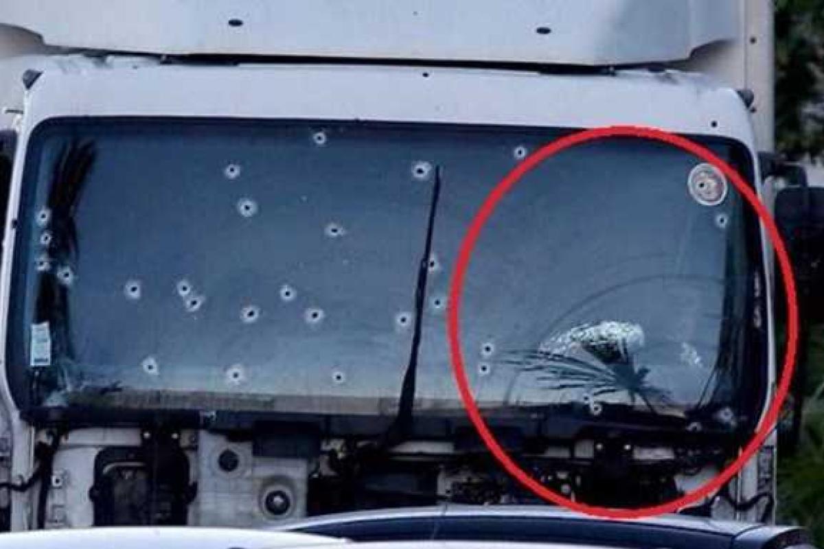 В сети появилось видео ликвидации кровавого террориста в Ницце В сети появилось видео ликвидации кровавого террориста в Ницце