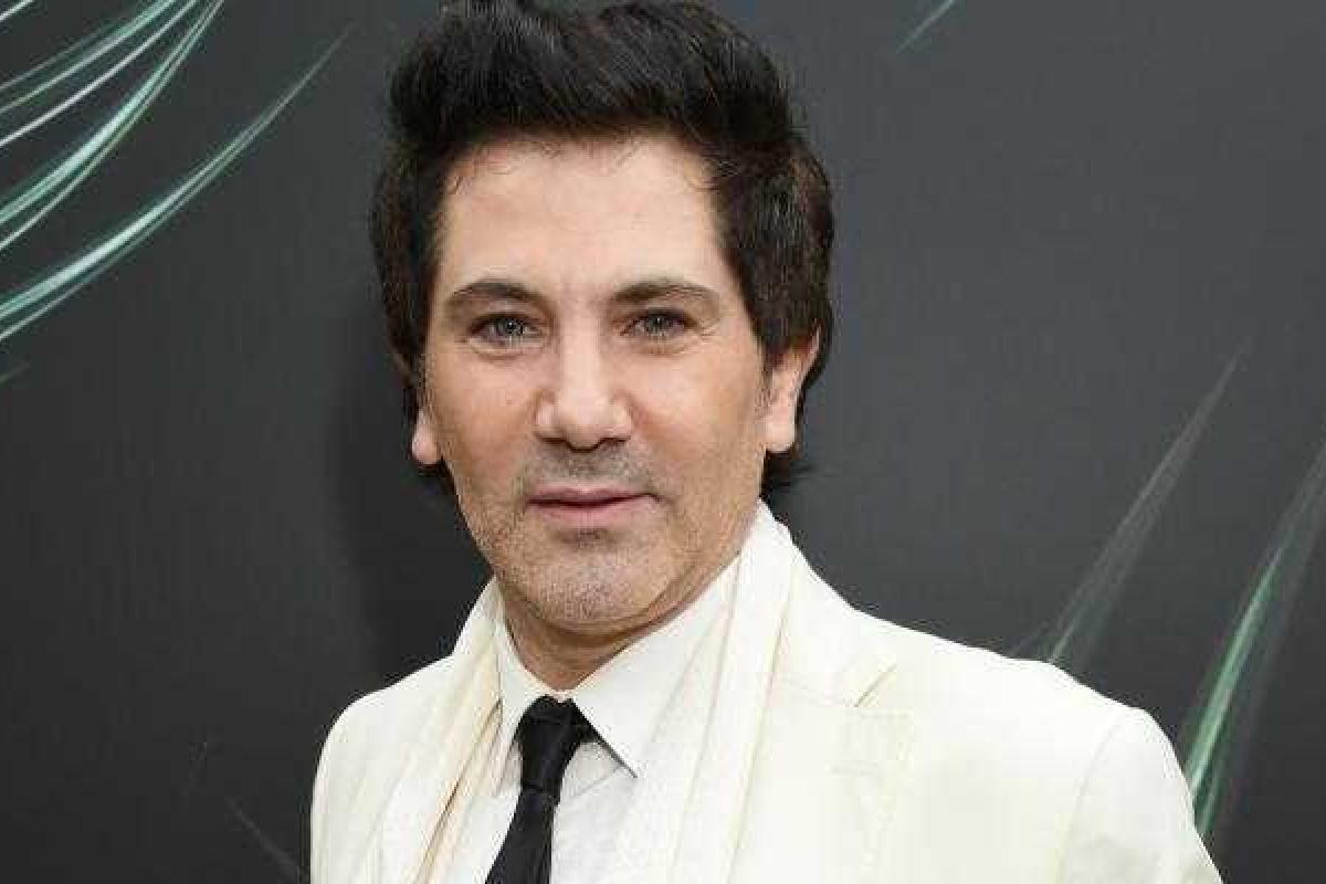 Авраам Руссо больше не улыбается: певец лишился всех зубов