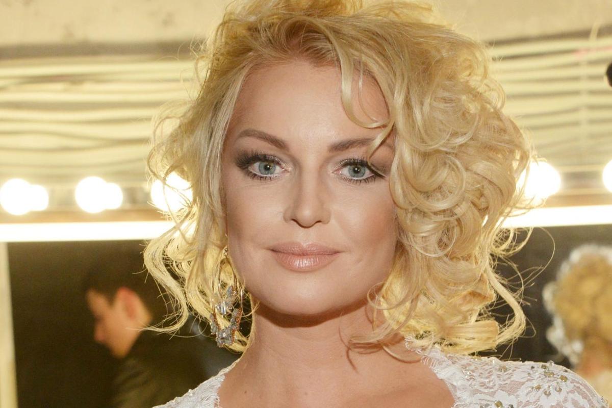 Поклонник подарил Анастасии Волочковой роскошный "Mercedes-Maybach"