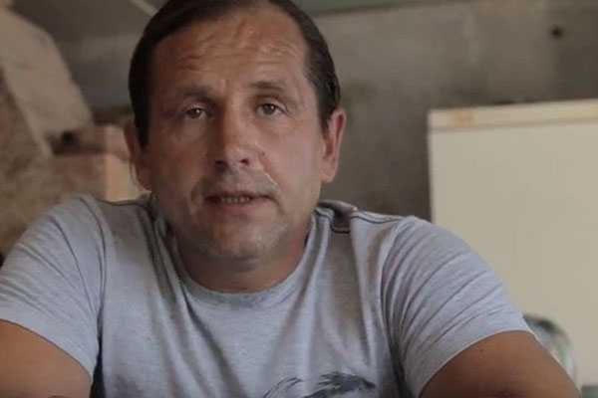 В Крыму живет фермер, над домом которого до сих пор развевается украинский флаг В Крыму живет фермер, над домом которого до сих пор развевается украинский флаг