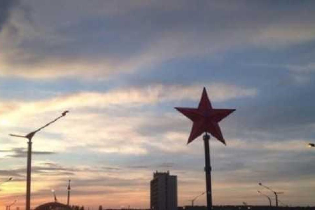 Жительница Луганска: город вымирает...Зато у нас есть звезда на палке... Жительница Луганска: город вымирает...Зато у нас есть звезда на палке...