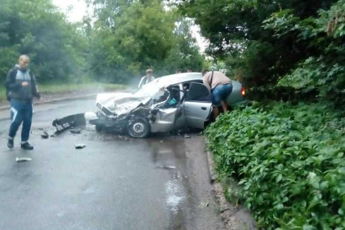 На Харьковщине в ДТП погибли два офицера Нацполиции На Харьковщине в ДТП погибли два офицера Нацполиции