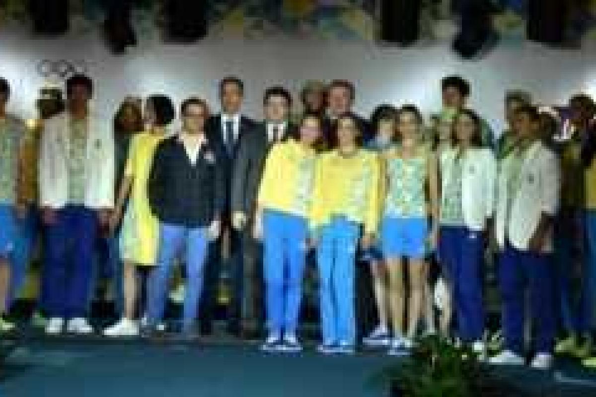 Олимпиада-2016: публике представили новую форму украинских олимпийцев Олимпиада-2016: публике представили новую форму украинских олимпийцев