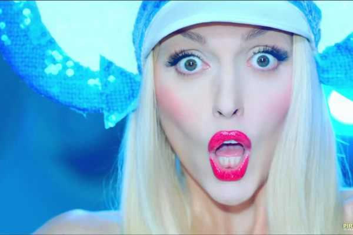 Певица Оля Полякова удивила поклонников неожиданным снимком Певица Оля Полякова удивила поклонников неожиданным снимком