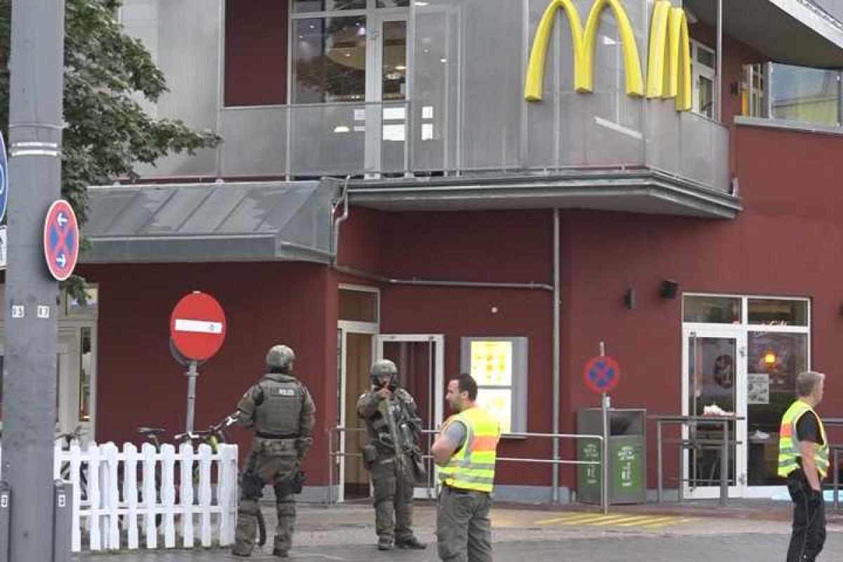 Мюнхенским стрелком оказался 18-летний юноша Мюнхенским стрелком оказался 18-летний юноша