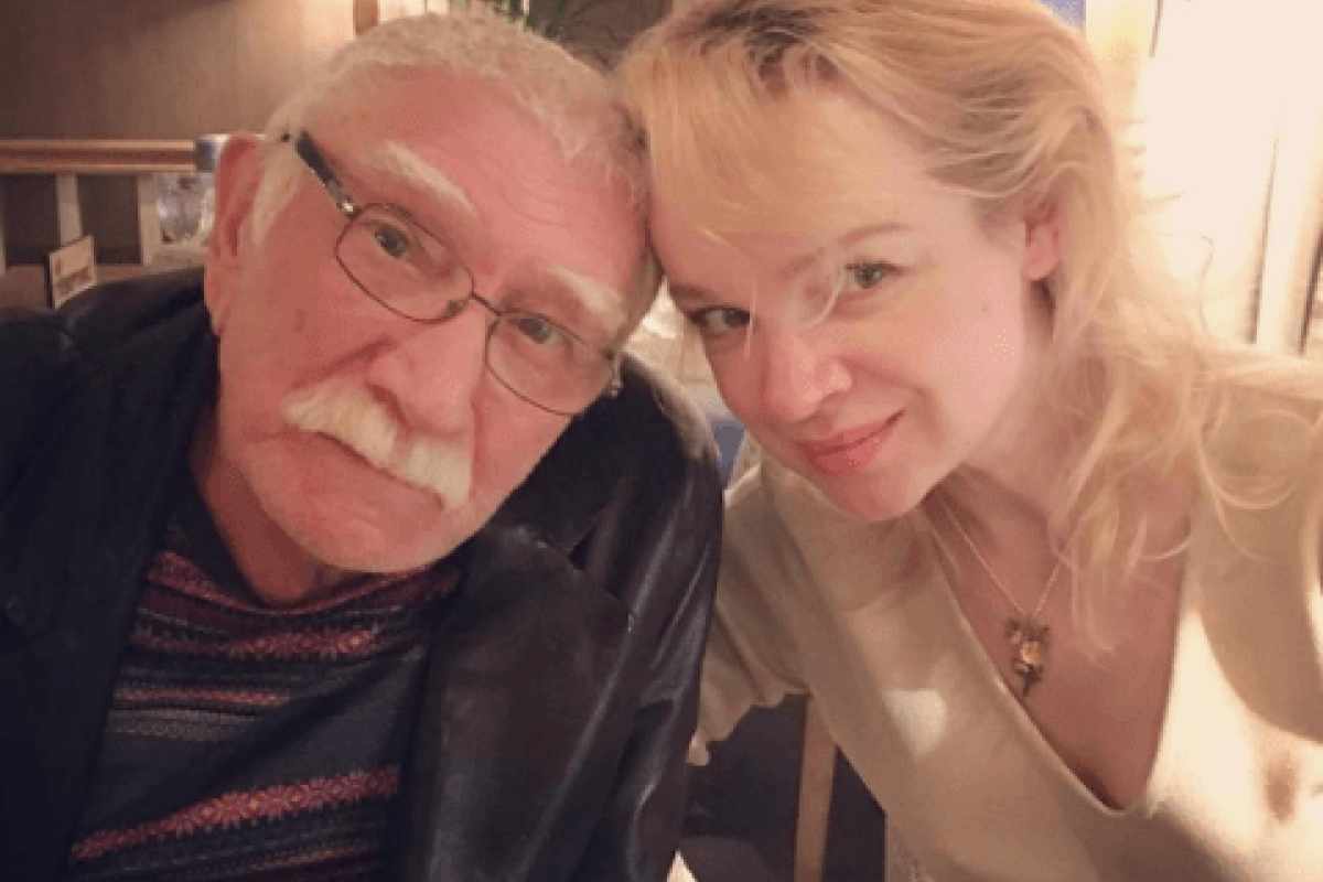 Актер Армен Джигарханян отдыхает с молодой женой в Италии