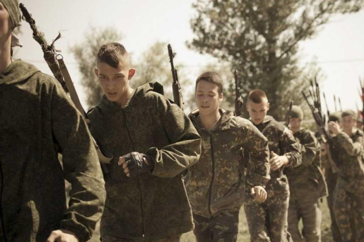 Казанский: донские казаки готовят из детей Донбасса "пушечное мясо" для Путина Казанский: донские казаки готовят из детей Донбасса "пушечное мясо" для Путина