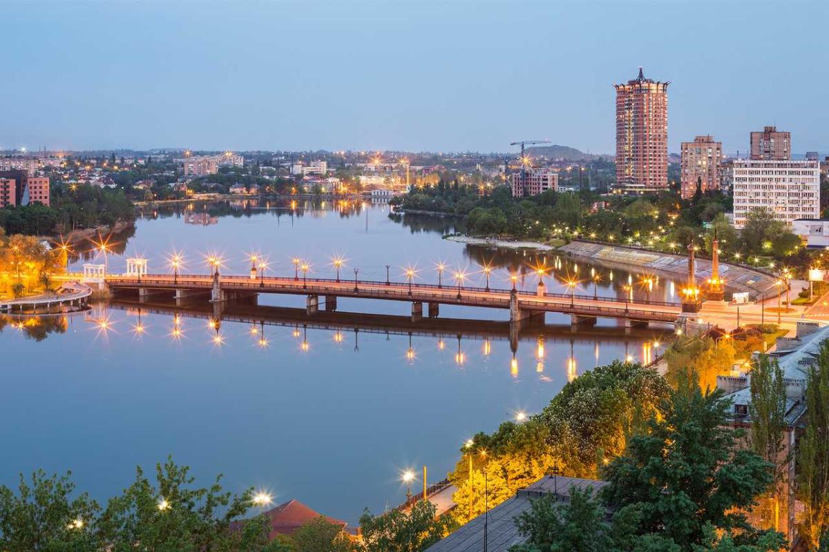 Ляшко поздравил Донецк с Днем города: Мечтаю, что снова буду видеть тебя украшенным в наши сине-желтые флаги