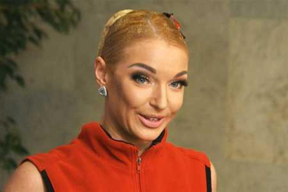 Балерина Анастасия Волочкова "пошла в разнос", отдыхая в Нижнем Тагиле