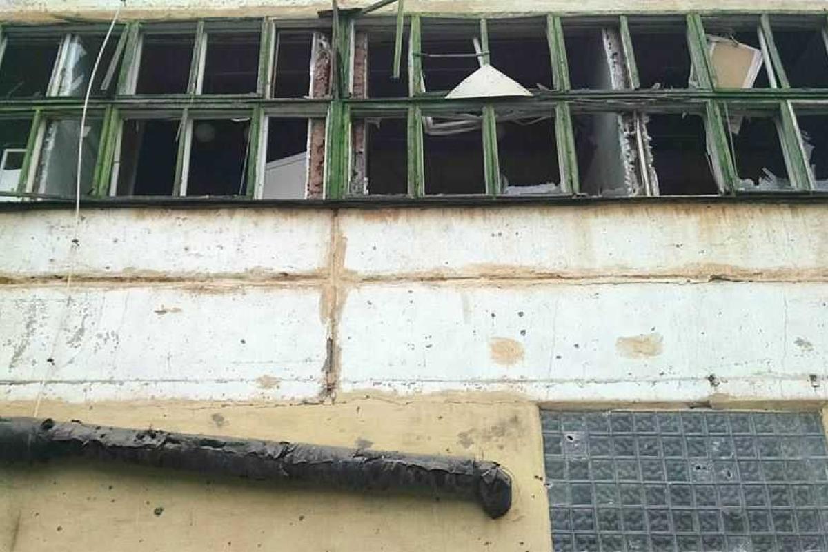 Боевики обстреляли Углегорскую ТЭС: три снаряда упали на территории станции Боевики обстреляли Углегорскую ТЭС: три снаряда упали на территории станции