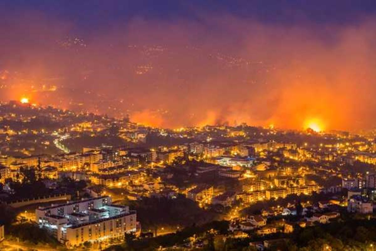 Португальский остров Мадейра охвачен огнем: есть жертвы, идет эвакуация