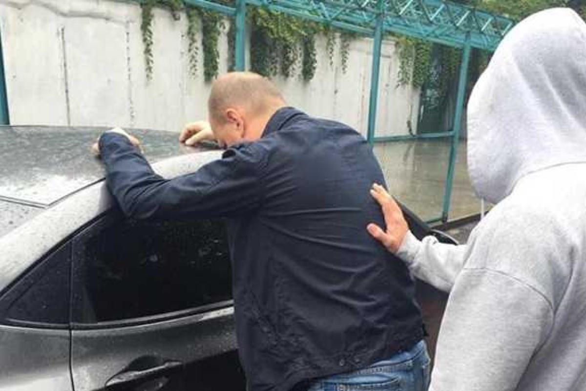 В Киеве при получении крупной взятки попался чиновник Государственной службы АТО В Киеве при получении крупной взятки попался чиновник Государственной службы АТО