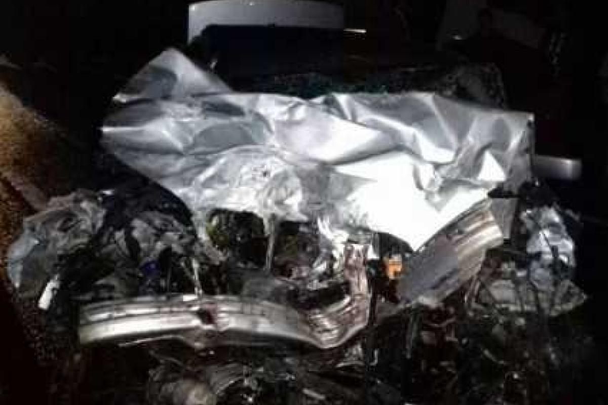 На Львовщине грузовик вылетел на встречку и превратил в груду металла автомобиль "BMV" На Львовщине грузовик вылетел на встречку и превратил в груду металла автомобиль "BMV"
