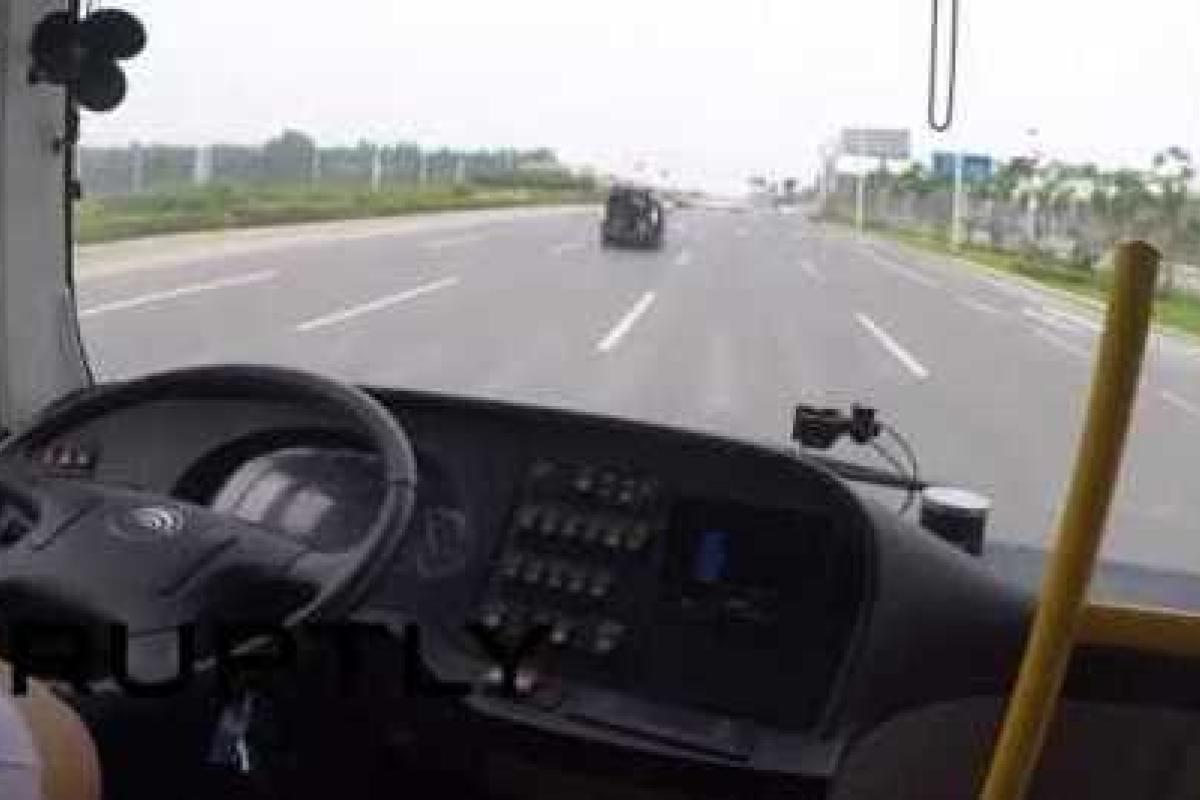 В Китае запустили беспилотные автобусы В Китае запустили беспилотные автобусы