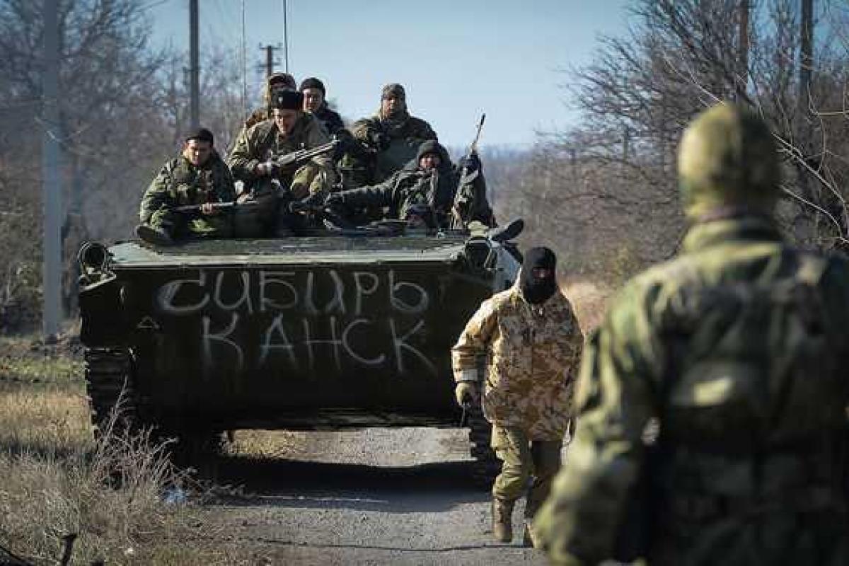 Российские "освободители" мародерствуют в селах Луганщины Российские "освободители" мародерствуют в селах Луганщины
