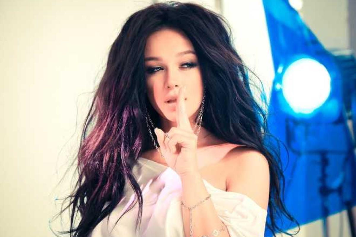 Украинская певица Мария Яремчук примерила образ невесты