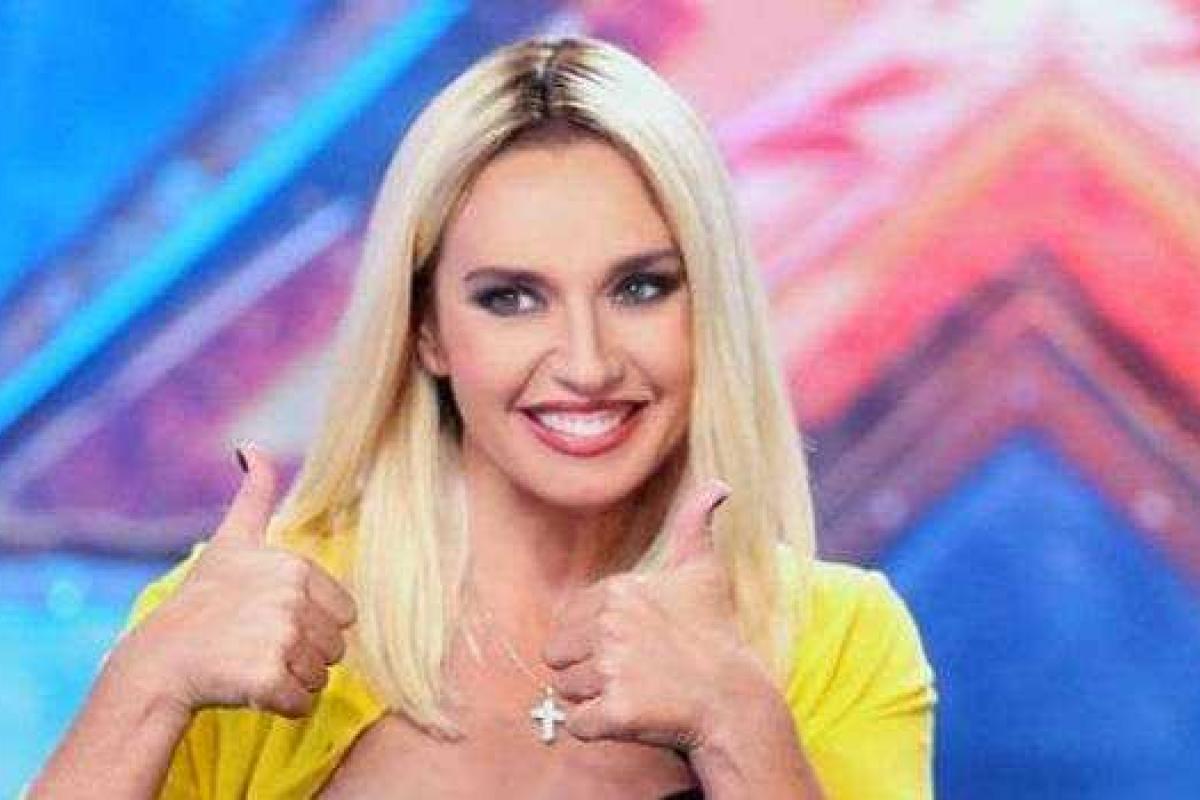 Телеведущая Оксана Марченко кардинально изменила имидж Телеведущая Оксана Марченко кардинально изменила имидж