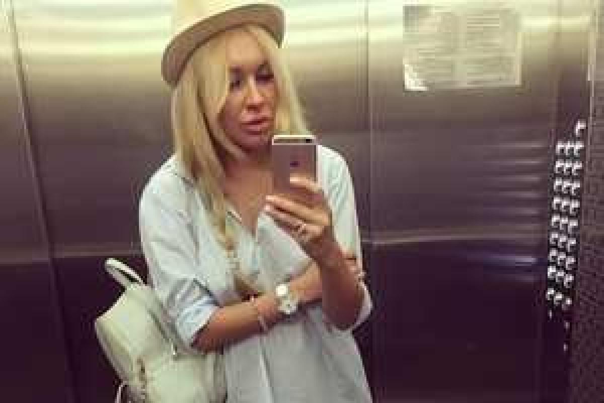 Жена защитника "Динамо" Николая Морозюка устроила жесткий "разнос" фанатам в соцсетях Жена защитника "Динамо" Николая Морозюка устроила жесткий "разнос" фанатам в соцсетях