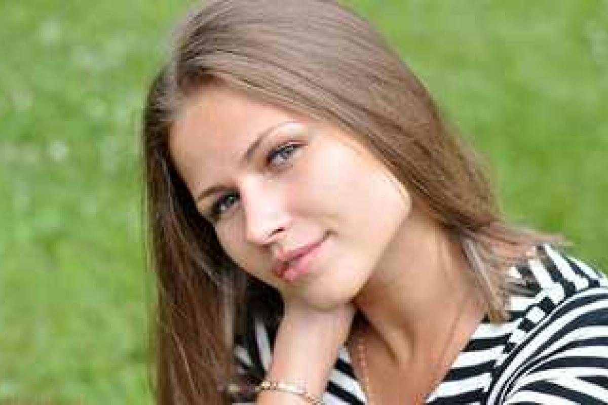 Актриса Юлия Топольницкая снялась в новом клипе группы "Ленинград"