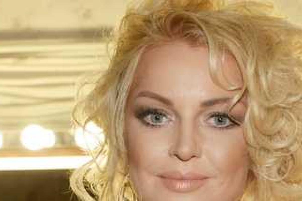 Журналисты вычислили имя поклонника, подарившего Волочковой роскошный автомобиль