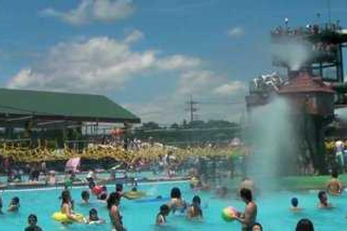 В аквапарке Токио маньяк нанес ножевые ранения 8 молодым девушкам В аквапарке Токио маньяк нанес ножевые ранения 8 молодым девушкам