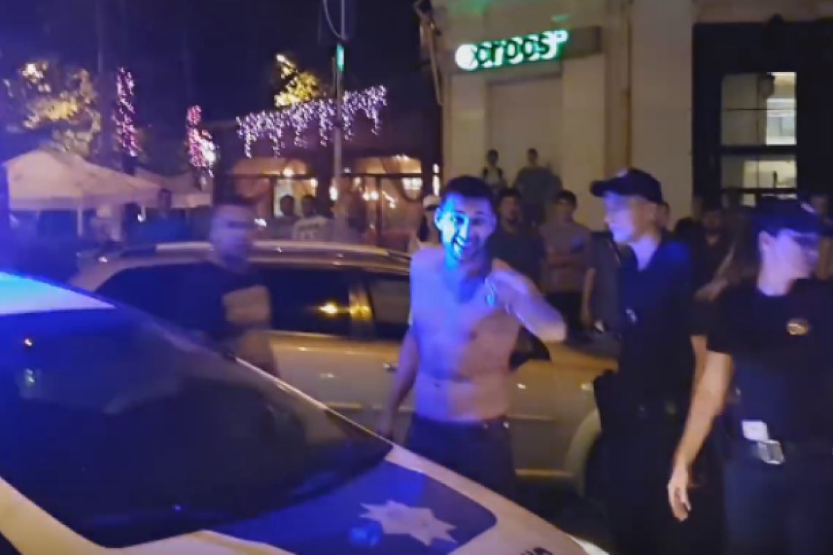 Беспредел в Николаеве: два дебошира кидались на прохожих, а полиция не могла с ними справиться