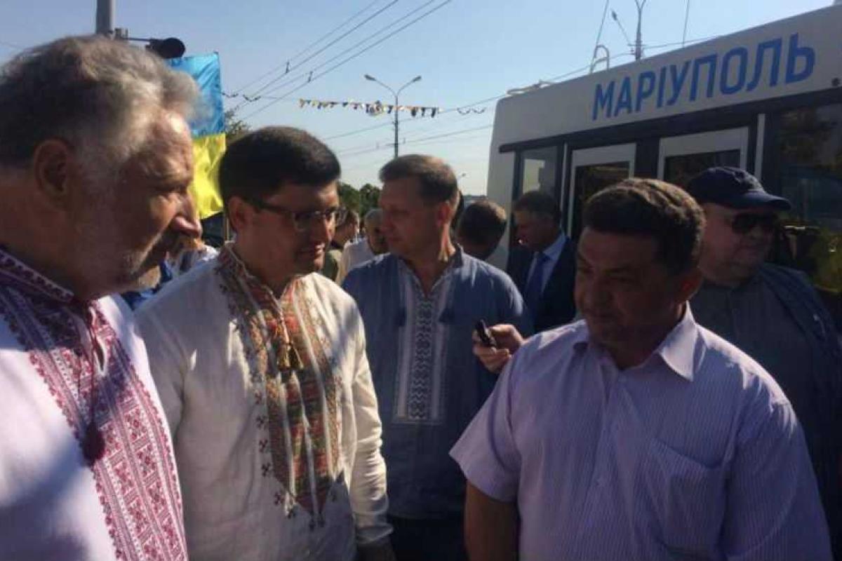 Город Мариуполь в преддверии праздника получил 4 новых современных троллейбуса