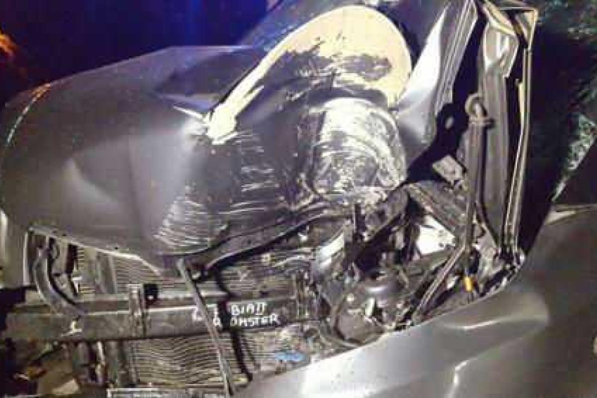 В Киеве на ночной дороге "Skoda" влетела в столб: серьезно пострадала девушка-пассажир В Киеве на ночной дороге "Skoda" влетела в столб: серьезно пострадала девушка-пассажир