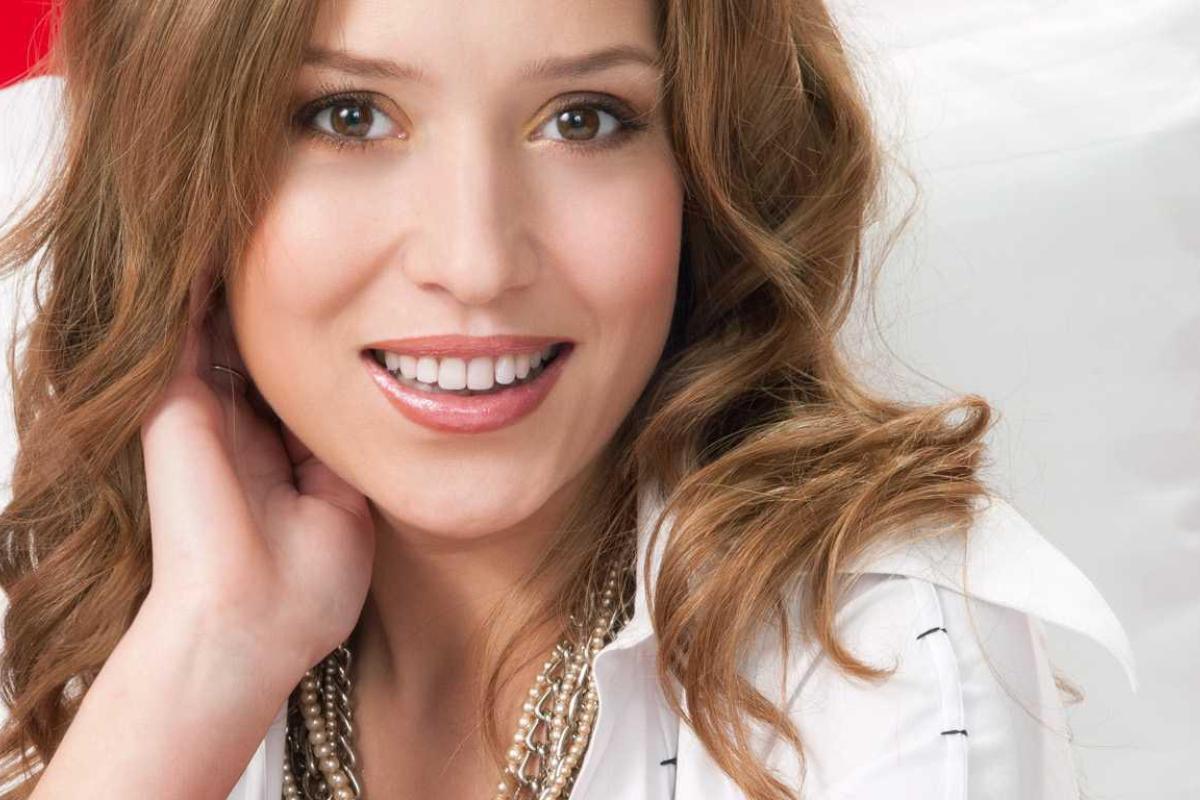 Певица Алена Винницкая для "вечной молодости" делает маски из живых улиток Певица Алена Винницкая для "вечной молодости" делает маски из живых улиток