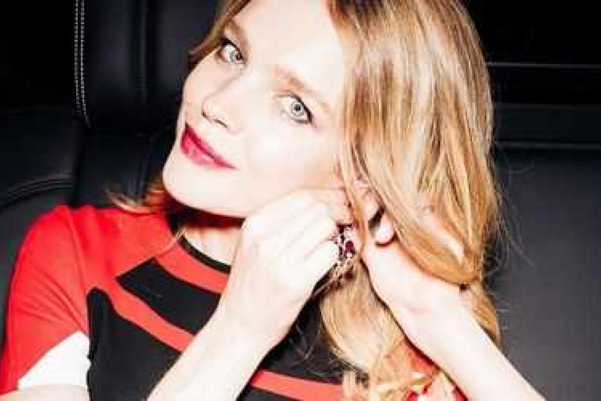 Супермодель Наталья Водянова "похвасталась" роскошной фигурой после пятых родов