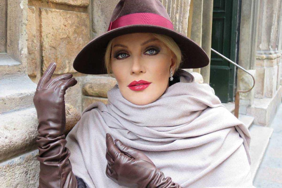 Пользователи соцсетей требуют лишить Таисию Повалий украинского гражданства Пользователи соцсетей требуют лишить Таисию Повалий украинского гражданства