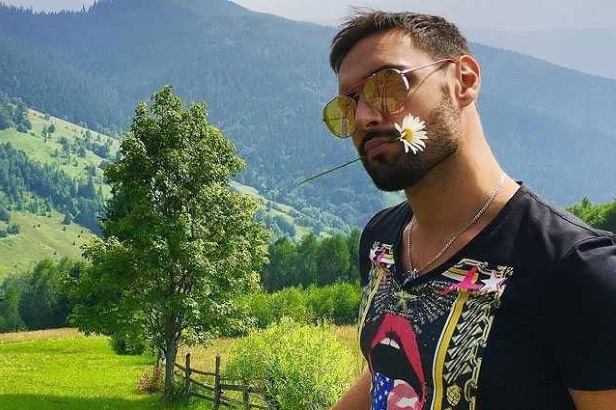 Певец Виталий Козловский поделился с поклонниками романтическим фото с возлюбленной