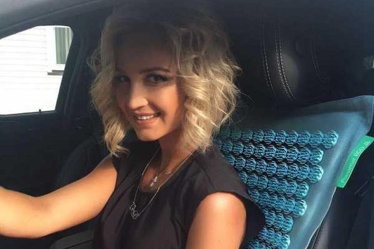 Ольга Бузова пришла на свадьбу друзей в черном платье