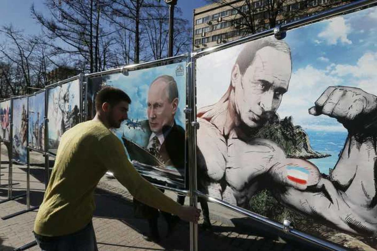 Напряженность в Крыму и на Донбассе нужны Путину для поддержки в России - Stratfor Напряженность в Крыму и на Донбассе нужны Путину для поддержки в России - Stratfor