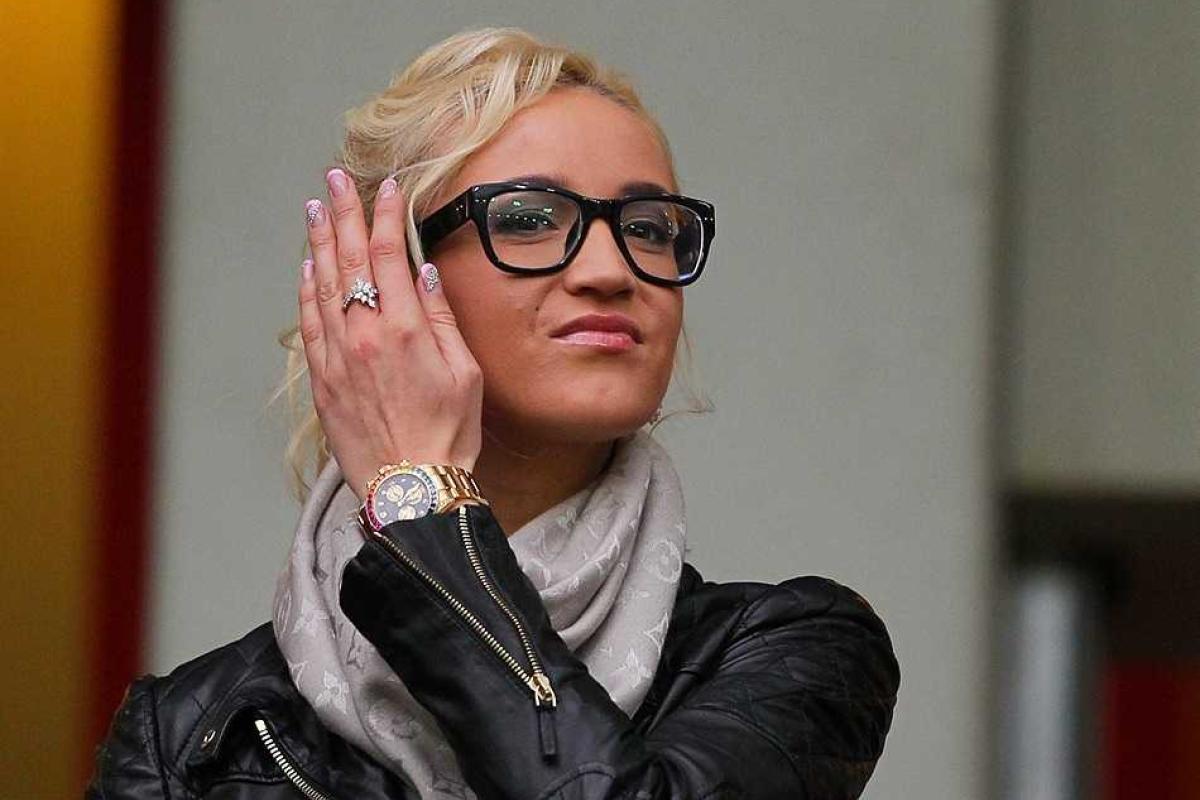 Телеведущая Ольга Бузова подарила маме шикарную квартиру