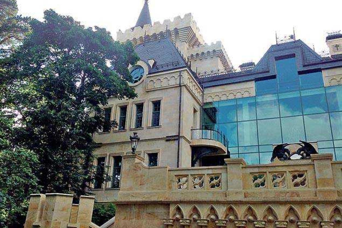 Роскошный особняк Аллы Пугачевой и Максима Галкина разваливается на глазах