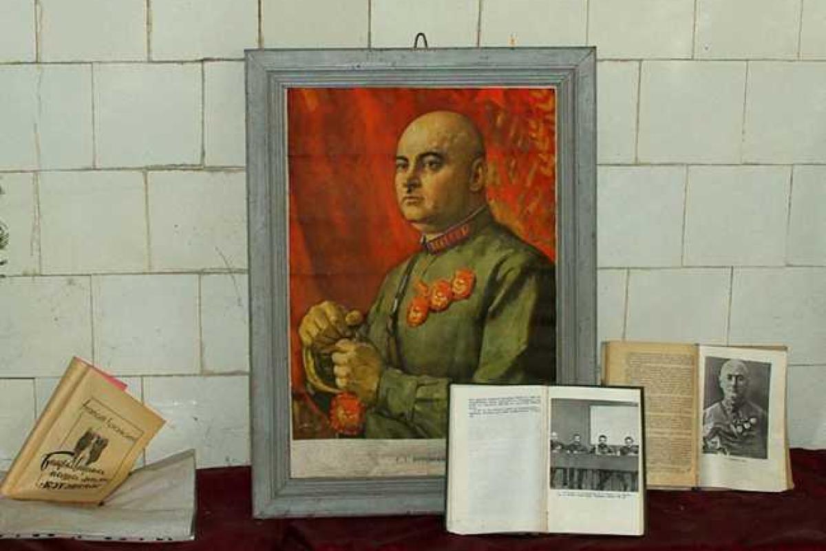 Казанский: Мавзолей Котовского. Зачем в Украине продолжают издеваться над прахом красного командира? Казанский: Мавзолей Котовского. Зачем в Украине продолжают издеваться над прахом красного командира?