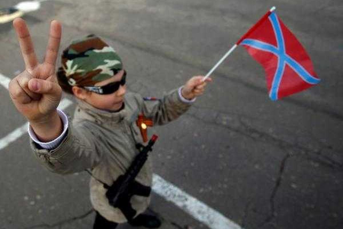 На Донбассе жестко "протроллили" сепаратистов: появились веселые листовки На Донбассе жестко "протроллили" сепаратистов: появились веселые листовки