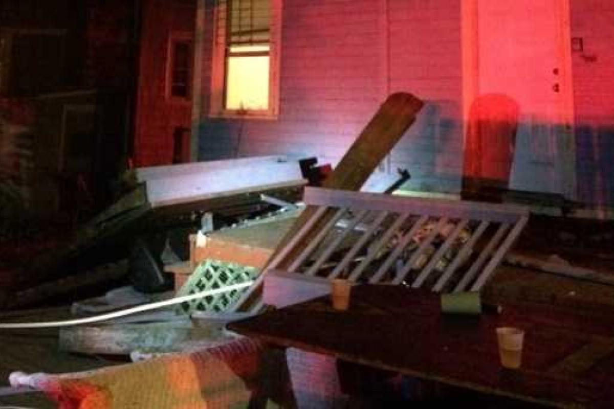 В США фатально закончилась веселая вечеринка: рухнул балкон с 30 студентами В США фатально закончилась веселая вечеринка: рухнул балкон с 30 студентами