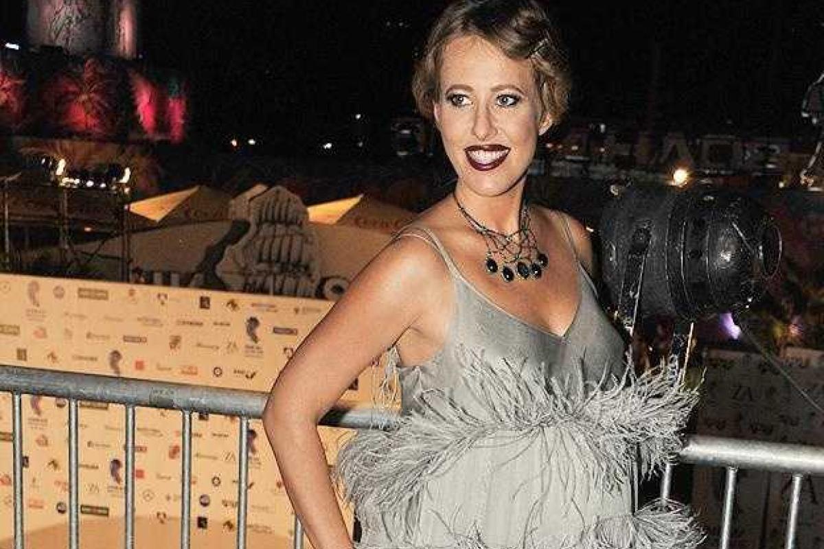 Поклонники беременной Ксении Собчак в шоке от резвых плясок ведущей на сцене