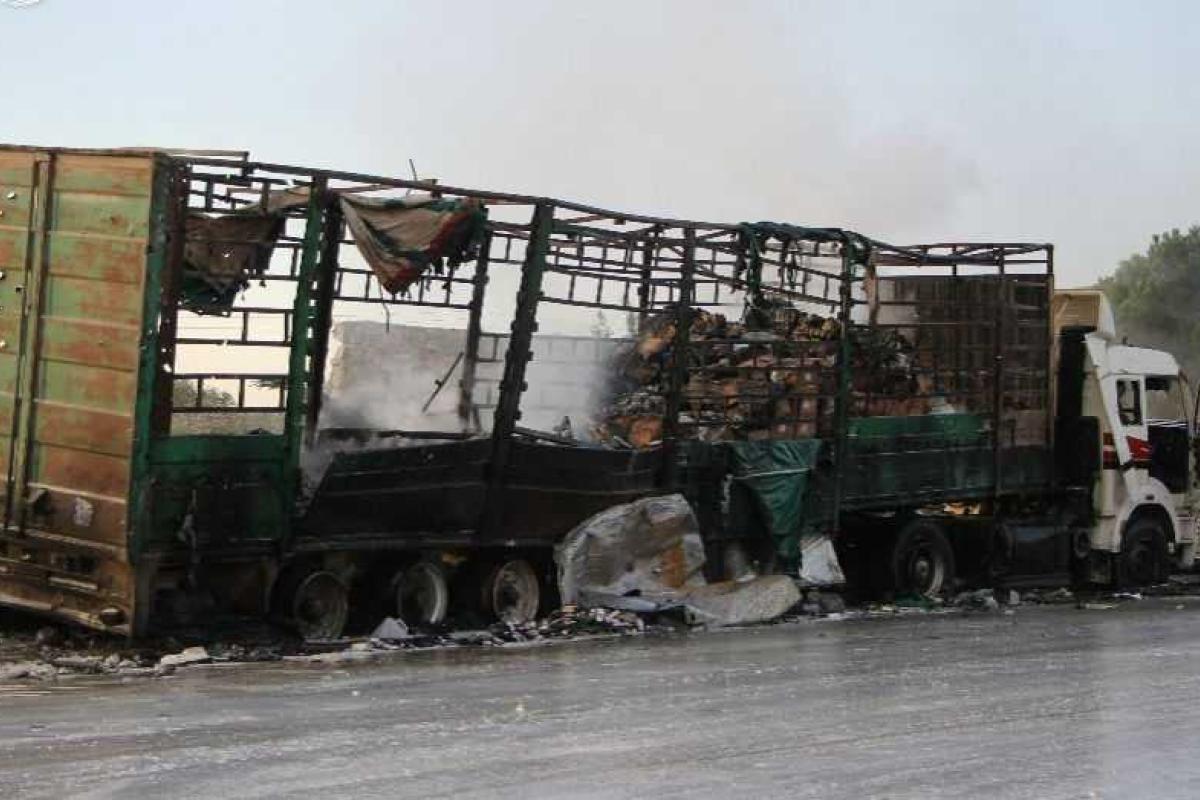 В Сирии совершен авиаудар по гуманитарному конвою ООН: погибли 12 человек В Сирии совершен авиаудар по гуманитарному конвою ООН: погибли 12 человек