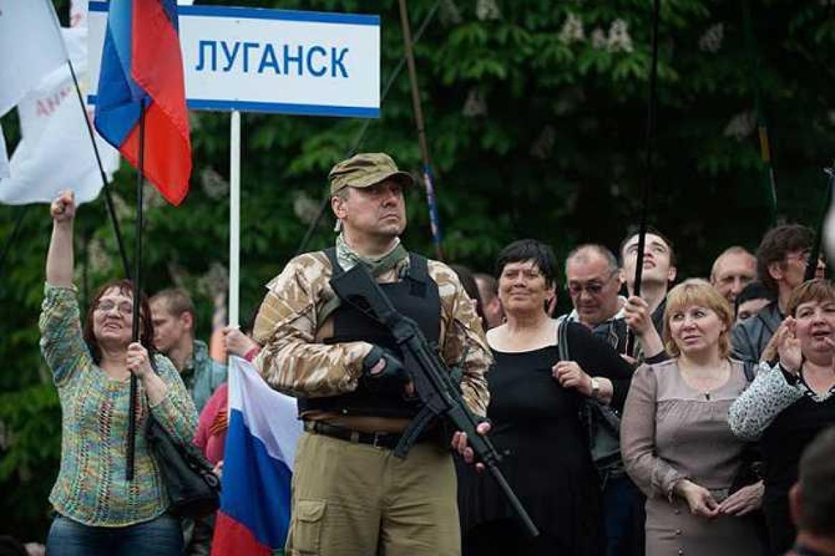 Жительница Луганска: не все оставшиеся поддерживают Россию и Плотницкого, но у нас словно ярлык на лбу Жительница Луганска: не все оставшиеся поддерживают Россию и Плотницкого, но у нас словно ярлык на лбу